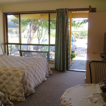 Milang Lakes Motel Kültér fotó